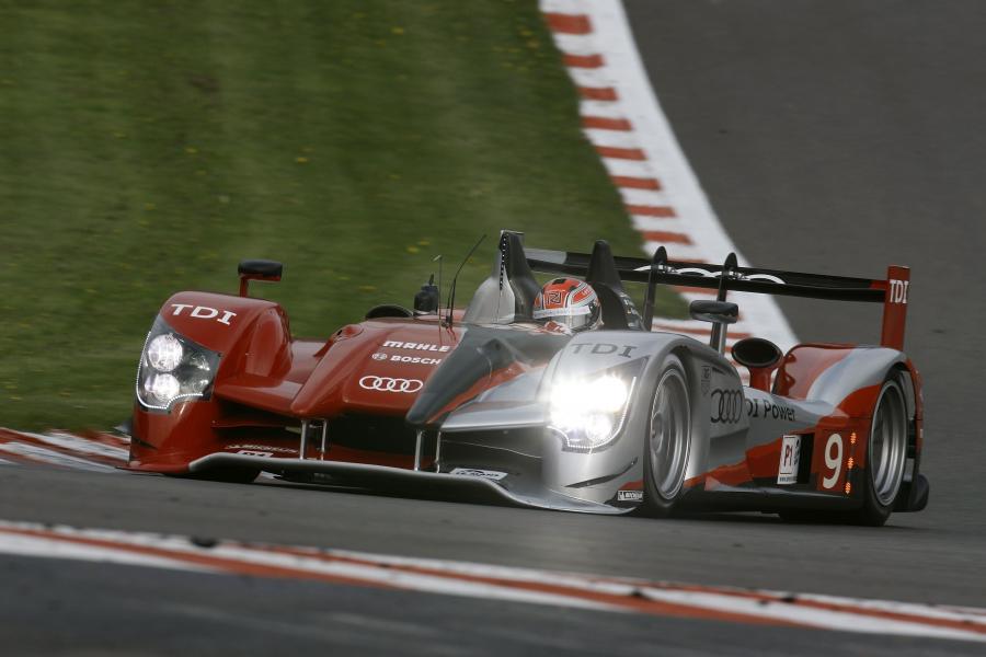  Audi R15 TDI Plus 2010 года  (фото 22 из 40)